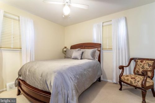 166 Frd Ave, West Deptford NJ 08096-5034 exterior