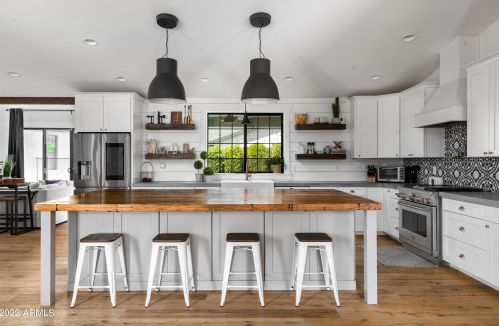 3140 52nd St, Phoenix AZ 85018-4402 exterior