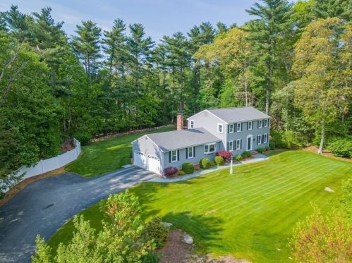 14 Standish Rd, Norfolk, MA 02056-1428