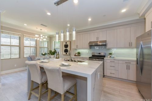 32 Larkfield, Irvine CA 92620-2140 exterior