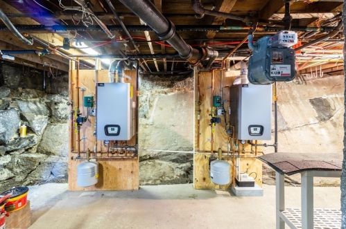 52 Town Hill St, Quincy MA 02169-6430 exterior