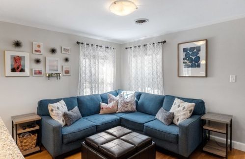 940 Randolph Ave, Milton MA 02186-4030 exterior