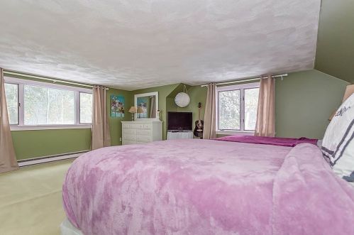 90 Countryside Ln, Milton MA 02186-4435 exterior