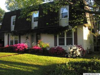 2514 Galahad Dr, Huntsville, AL 35803-1810