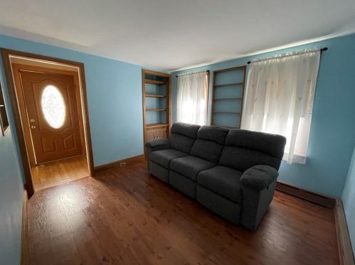 18 Emerson St, New Bedford, MA 02740-3656