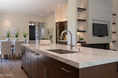 6417 30th Way, Phoenix AZ  85016-8927 exterior