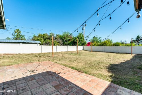 5501 Camelback Rd, Phoenix AZ 85033-1642 exterior