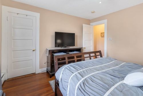 5 Scadding St, Taunton MA 02780-1100 exterior