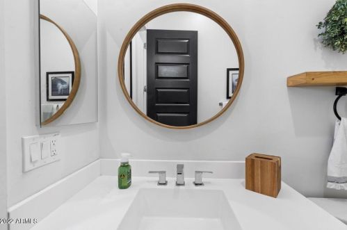 3130 Beryl Ave, Phoenix AZ  85028-3806 exterior