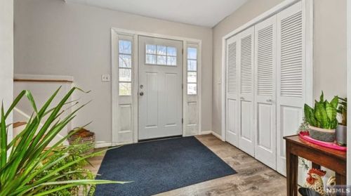 25 Catherine Ct, Skyline Lakes NJ  07456-1838 exterior