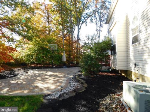 612 Schaeffer Ave, West Deptford NJ 08096-6631 exterior