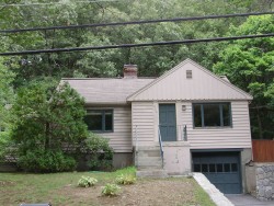 308 Winchester St, Newton, MA 02461-2051