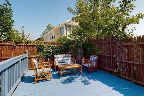 32 Fuller St, Everett MA  02149-4213 exterior