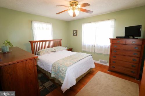 427 Lehigh Ave, Trenton NJ 08619-2025 exterior