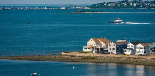 94 Great Hl Dr, Weymouth MA 02189 exterior