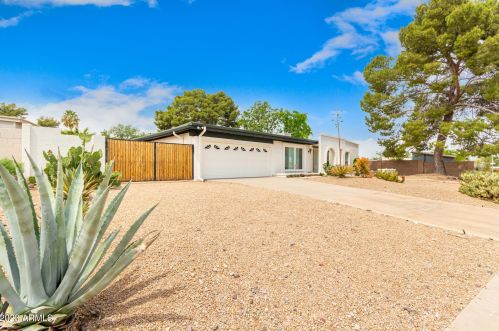 9250 32nd Pl, Phoenix, AZ 85028-4917