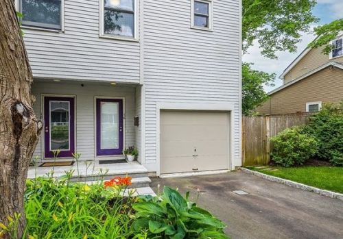 16 Alden Pl, Newton, MA 02465-1566