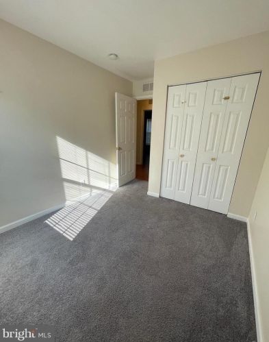 8 Coachlight Dr, Erial NJ 08081-5609 exterior