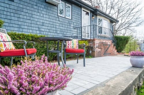 1088 Commercial St, Weymouth MA 02189-1632 exterior