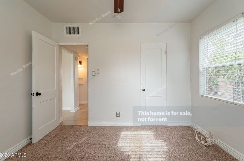 1502 Edgemont Ave, Phoenix AZ 85035-1916 exterior