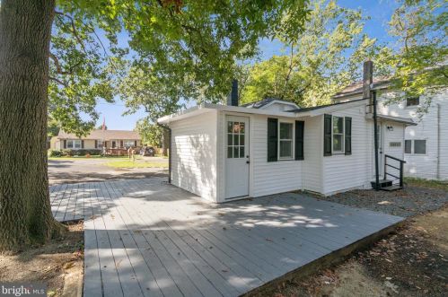 1860 Rosemore Ave, West Deptford NJ 08096-4327 exterior