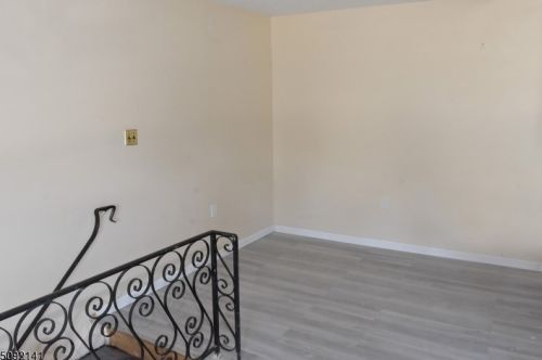 51 Lincoln Gdns, Lake Hiawatha NJ  07034-2407 exterior