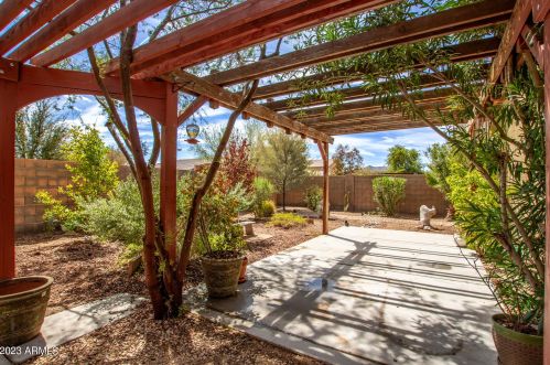 6715 37 Dr, Phoenix AZ 85053-3749 exterior