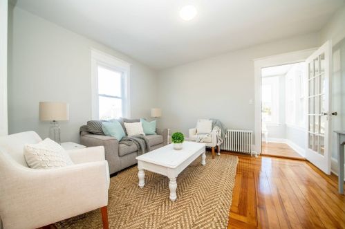 527 Oliver St, New Bedford MA  02745-1435 exterior