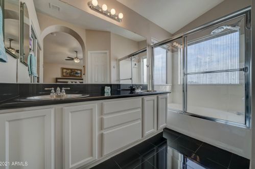 2137 Briarwood Ter, Phoenix AZ 85048-7958 exterior