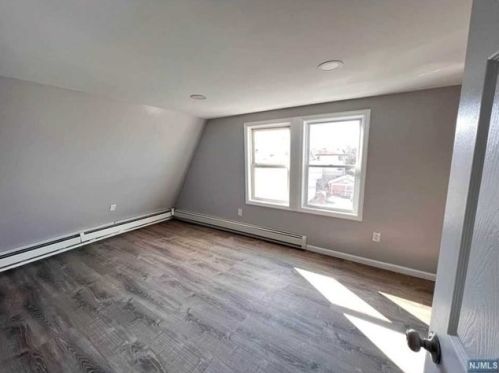 9 Grove St, Kearny NJ  07032-2114 exterior