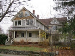 55 Pine St, Newton, MA 02466-1115