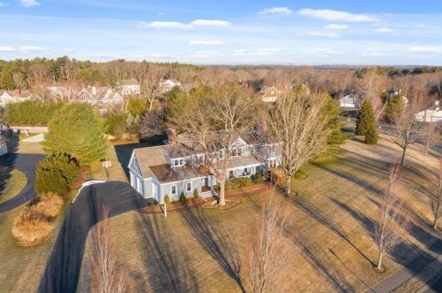 27 Maryknoll Dr, Hingham MA 02043-3477 exterior