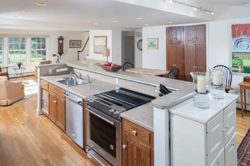 64 Cushing Hl Rd, Hingham MA exterior