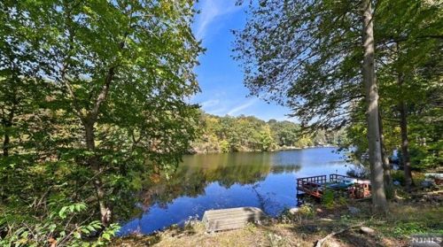 331 Skyline Lake Dr, Skyline Lakes NJ  07456-1953 exterior