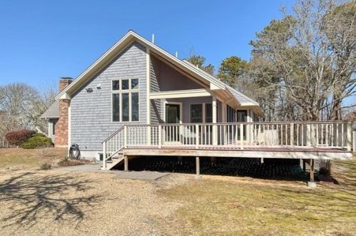 3 Bassett Wood Rd, Harwich MA 02645-2470 exterior