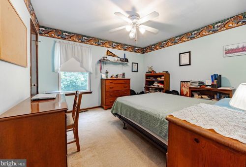 34 Pelham Dr, West Deptford NJ 08051-1736 exterior