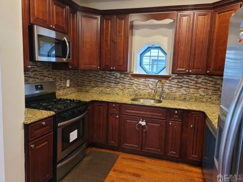 42 Larch St, Carteret NJ  07008-2465 exterior