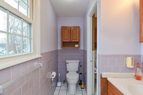 19 Middlesex Ave, Worcester MA 01604-1931 exterior