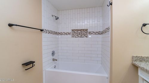 2136 Bethany Home Rd, Phoenix AZ 85015-1938 exterior