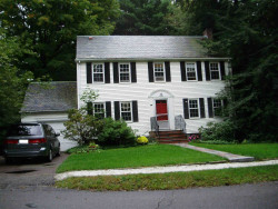 86 Varick Rd, Newton, MA 02468-1321