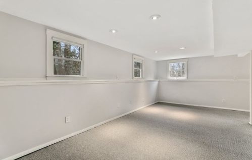 347 Prospect St, Hingham MA 02061-1140 exterior