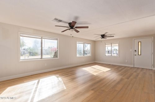 424 Charleston Ave, Phoenix AZ  85022-1529 exterior