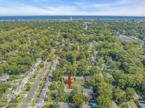 1507 Birch Ave, Tinton Falls, NJ 07712-4211