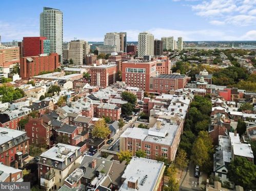 1023 Clinton St, Philadelphia PA  19107-6016 exterior