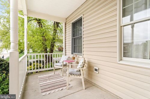 5 Wheatfield Ct, Columbus NJ  08022-1977 exterior