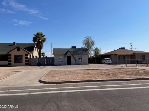 2411 Adams, Phoenix AZ 85034-1404 exterior