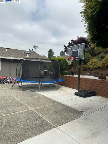 1546 Scenicview Dr, San Leandro CA  94577-5331 exterior