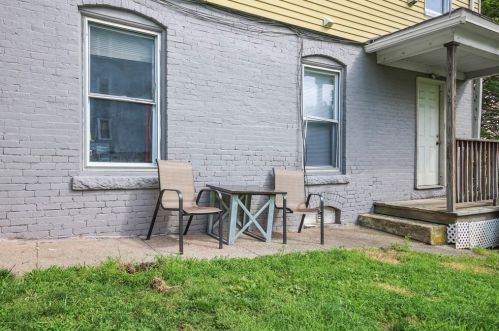 9 Lund St, Worcester MA 01607-1117 exterior