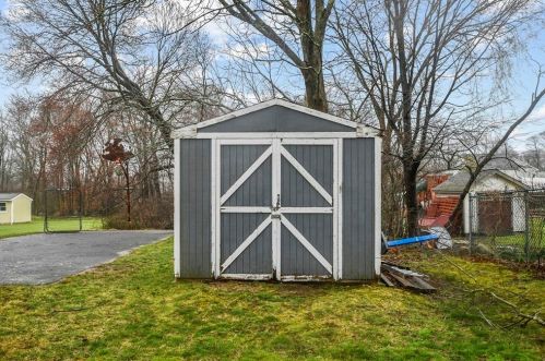 50 Pleasant St, Whitman MA 02382-2118 exterior