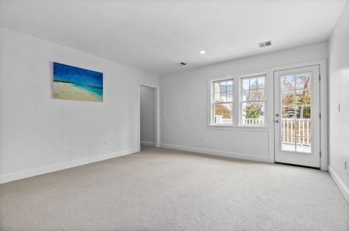 44 Canterbury St, Hingham MA 02043-1453 exterior